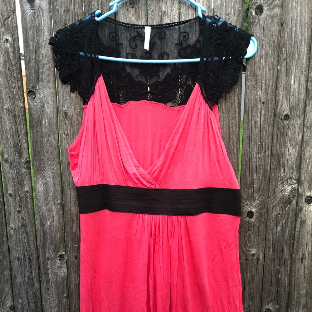 Beautiful pink dress with lace detail